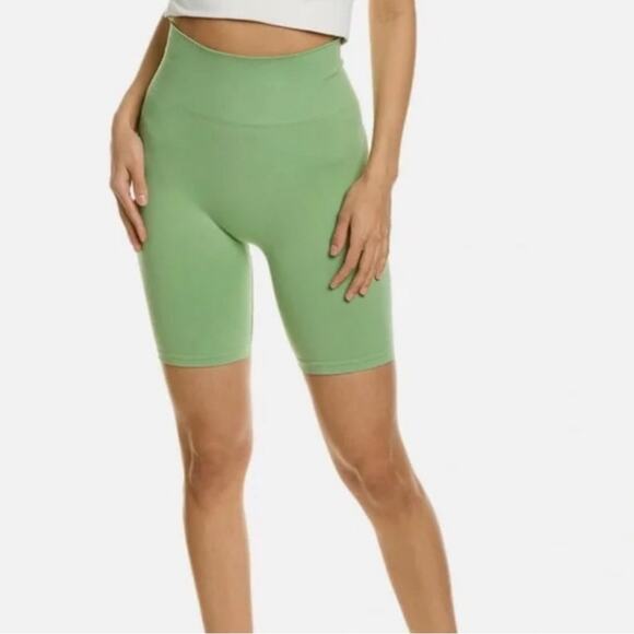 Weworewhat Women's Biker Shorts Solid Fair Green Small NWT - Picture 1 of 6